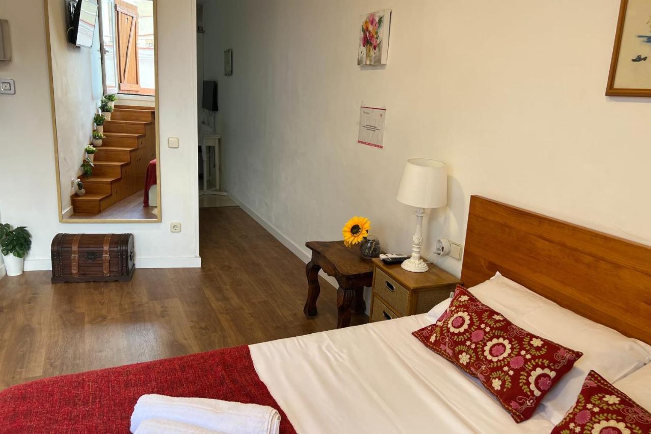 Cozy Studio With Amazing Terrace Near Plaza Espana Barcelona Bagian luar foto